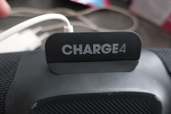 Højtaler JBL CHARGE 4