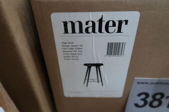 Mater - High Stool - Sort eg - 69 cm - Køkkenbordshøjde