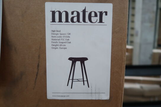 Mater - High Stool - Soaped oak 69 cm 