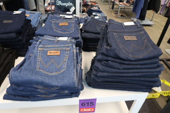 Ca. 275 par Jeans - af mærker som: Wrangler, Lee, Hi-Flex m.m. 