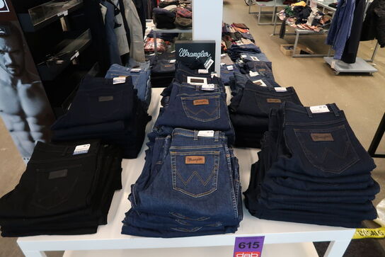 Ca. 275 par Jeans - af mærker som: Wrangler, Lee, Hi-Flex m.m. 