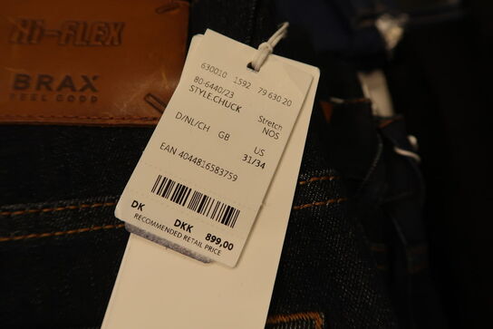 Ca. 275 par Jeans - af mærker som: Wrangler, Lee, Hi-Flex m.m. 