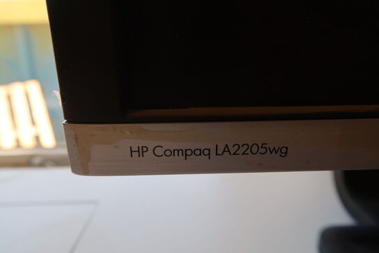HP Compaq LA2205wg 22" skærm + keyboard, mus m.m. 