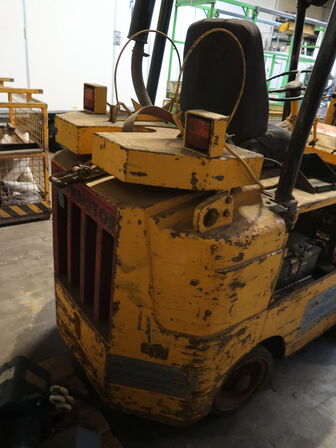 Gas Truck TOWMOTOR 540SL