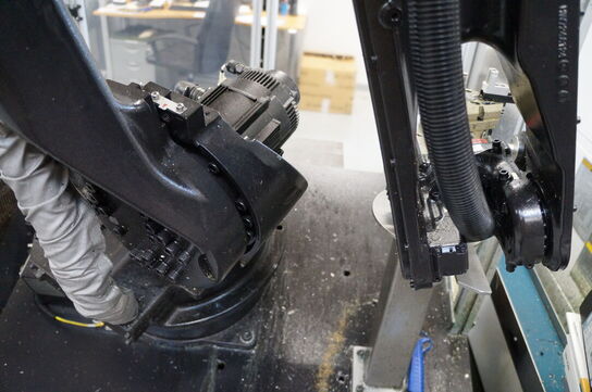 Robotarm YASKAWA MH24