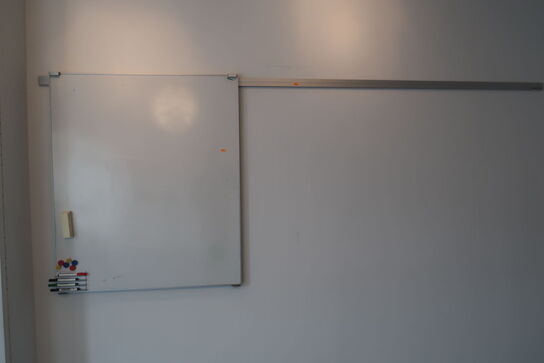 3 stk. planter, stol og whiteboard