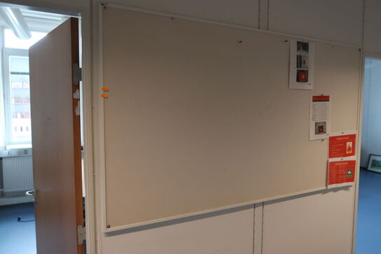 Whiteboard, skab, opslagstable, plante og arkivskabe