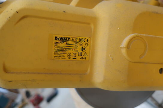 Kap-/geringssav DEWALT DWS777-QS