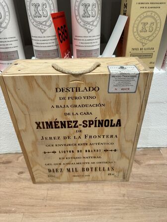 Gaveæske med 3 fl. Ximénez-Spínola