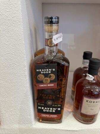 2 fl. Heaven's door Tennessee Bourbon whiskey