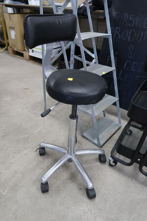 Hairdressing chair, A-sign, trolley and "display stairs"