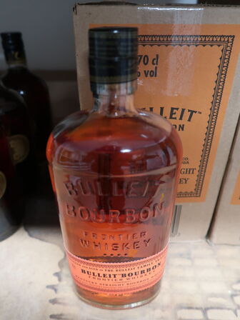 6 flasker Whisky BULLEIT BOURBON