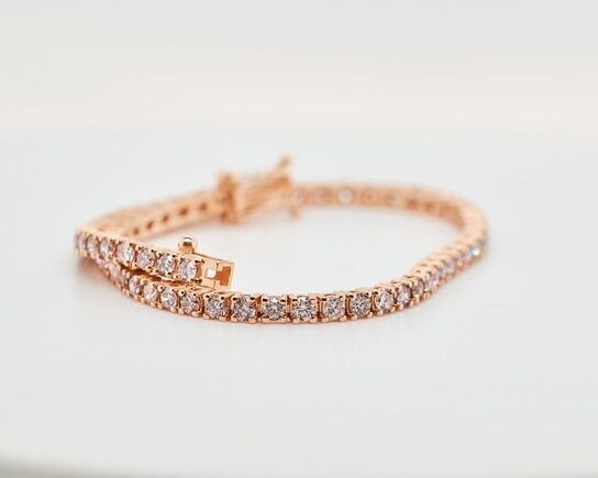 Tennisarmbånd Light pink diamanter 3.42 ct. 14 karat guld