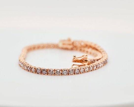 Tennisarmbånd Light pink diamanter 3.42 ct. 14 karat guld