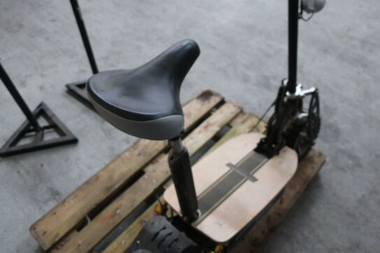 El-scooter/Løbehjul COMBARDU POWERBOARDS 2000W (uden nøgler)