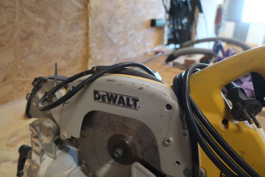 Kap-/geringssav DEWALT DW707