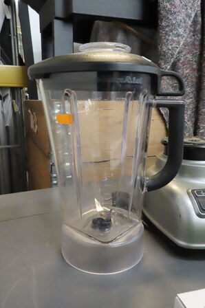 Blender KITCHEN AID samt elektronisk knivsliber
