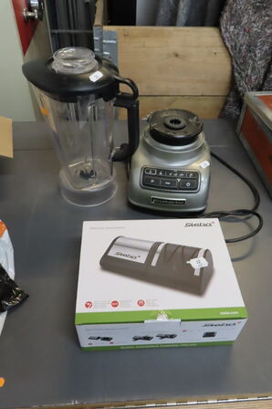 Blender KITCHEN AID samt elektronisk knivsliber