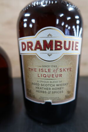 2 fl. Likør GRAND MARNIER og DRAMBUIE