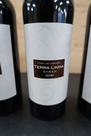 3 fl. Rødvin TERRA LINDA Syrah 2021, 75cl.