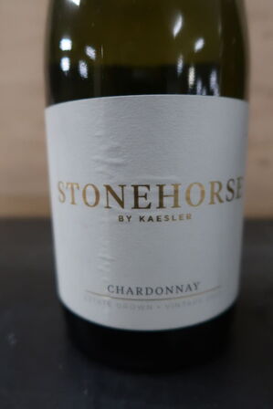 3 fl. Vin STONEHORSEChardonnay samt SHERWOOD ESTATE Stratum 2023, 75cl.