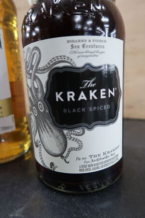 2 fl. Rom THE KRAKEN og CAPTAIN MORGAN, 70cl.