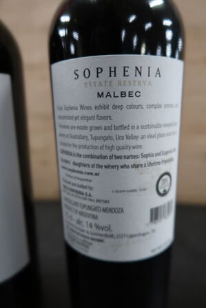 3 fl. Rødvin SOPHENIA Malbec 2021 samt ALTOSUR Cabernet Souvignon 2022, 75cl.