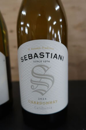 7 fl. Vin SEBASTIANI, CHÂTEAU MICHELLE m.fl.