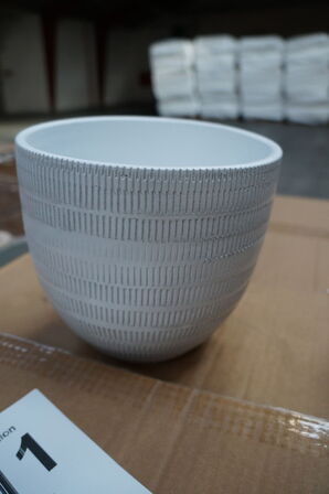 Palle med diverse potter