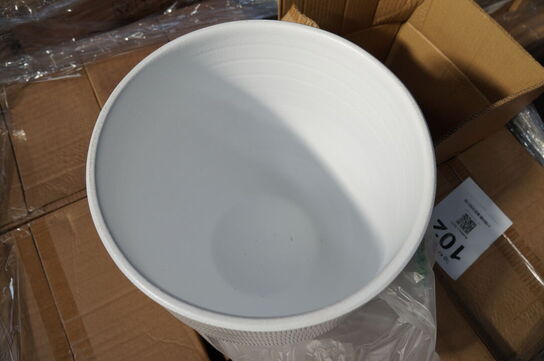 Palle med diverse potter