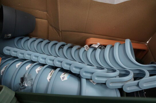 Palle med diverse plastspande