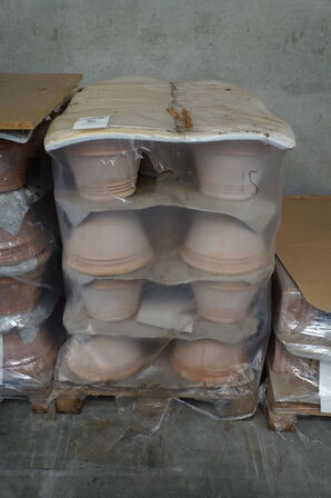 Palle med diverse potter
