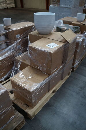 Palle med diverse potter