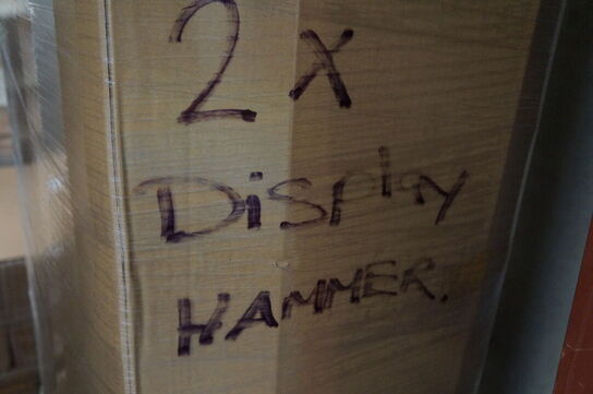 2 stk. displayskilte