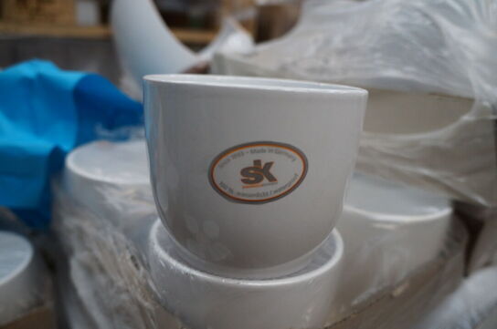Palle med diverse potter