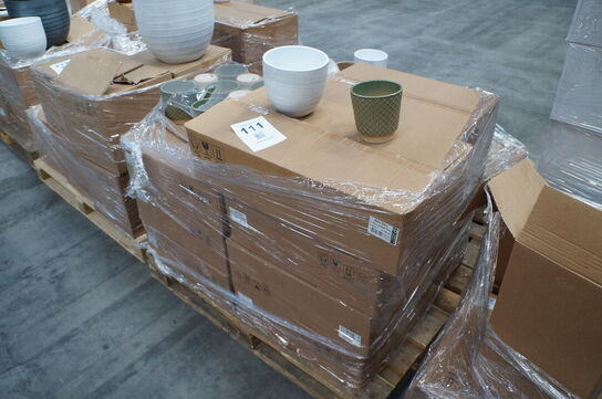 Palle med diverse potter