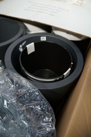 Palle med diverse plasticpotter