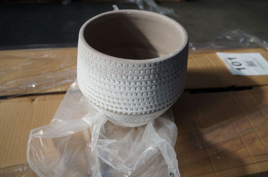 Palle med diverse potter