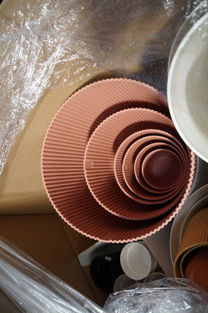 Palle med diverse plasticpotter