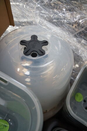 Palle med diverse plastspande