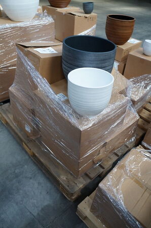 Palle med diverse potter