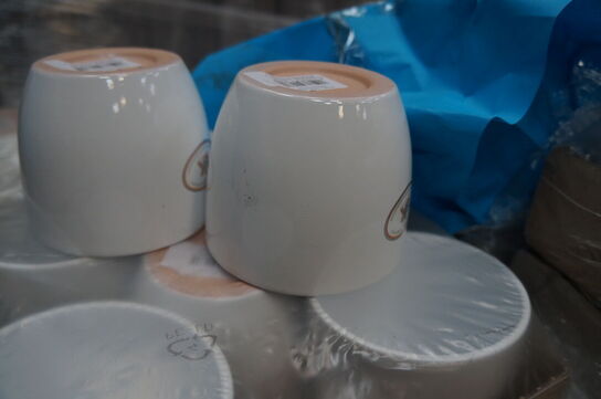 Palle med diverse potter