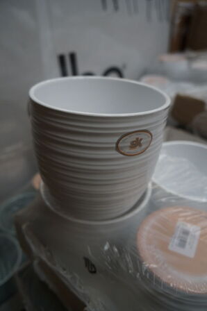 Palle med diverse potter