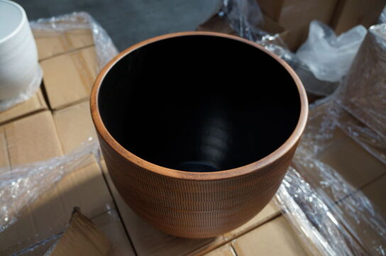 Palle med diverse potter