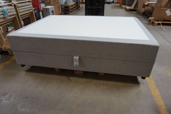 Nordisk Fjer B110 seng med opbevaring 140x200 cm  