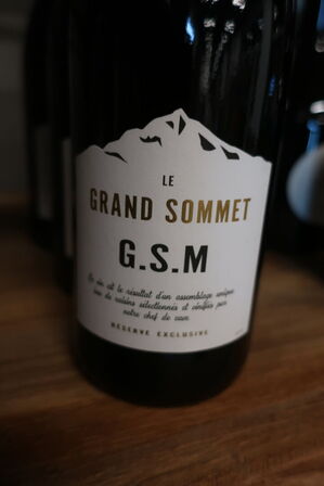 3 fl. rødvin, Le Grand Sommet, G.S.M 2022
