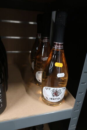 3 fl. musserende rosevin, Sentio, Kindred Vines, extra dry