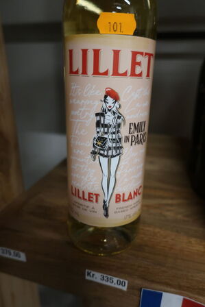 3 fl. aperitif, Lillet blanc, Emily In Paris