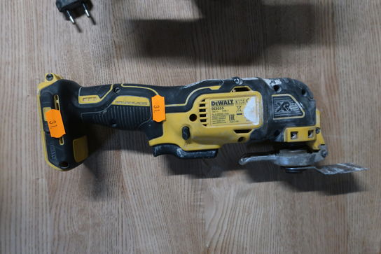 Multicutter DEWALT DCS355