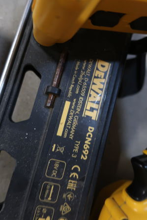 Sømpistol DEWALT DCN692